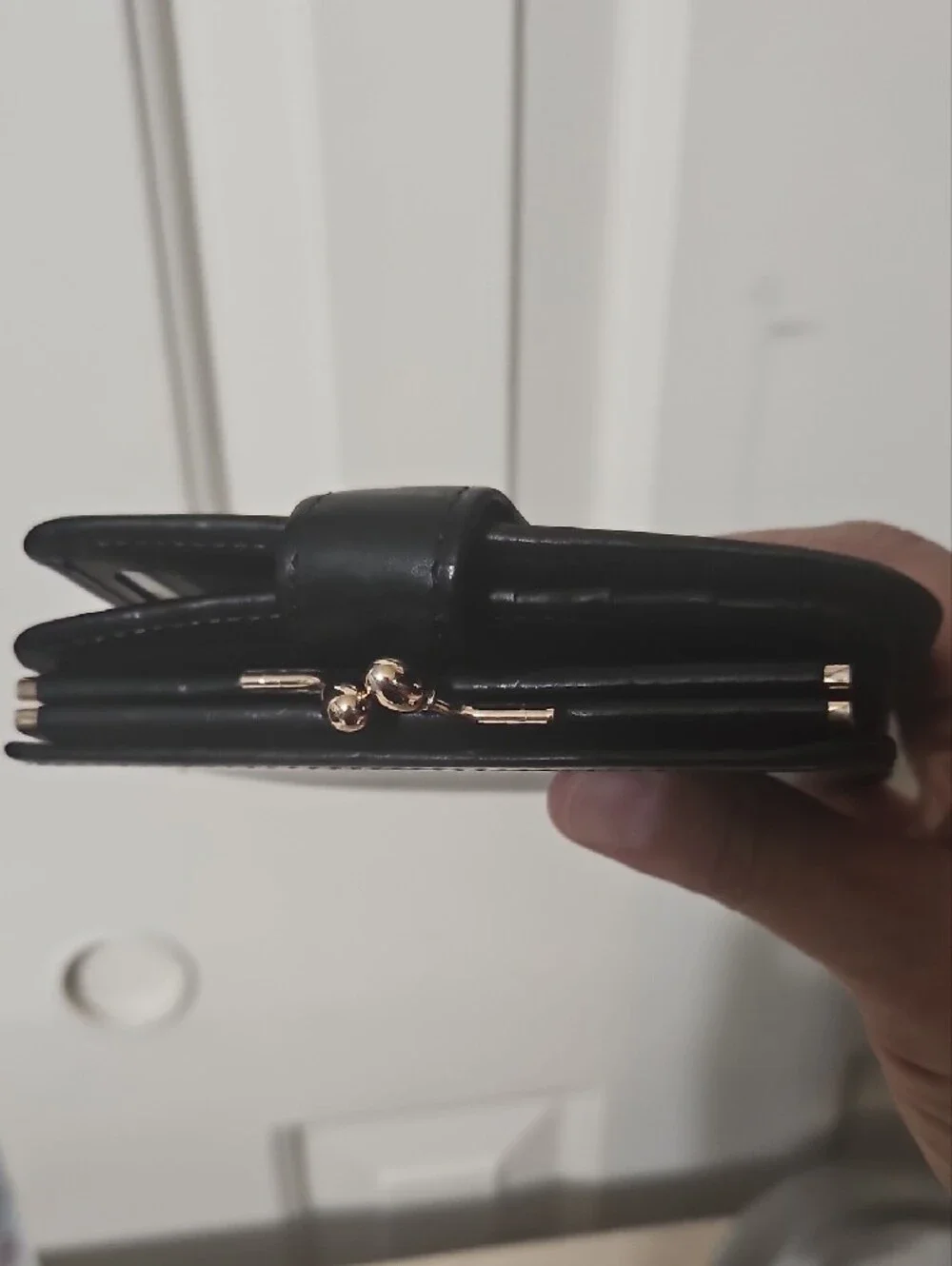Coach EUC Kisslock Vintage Black Leather Compact Wallet